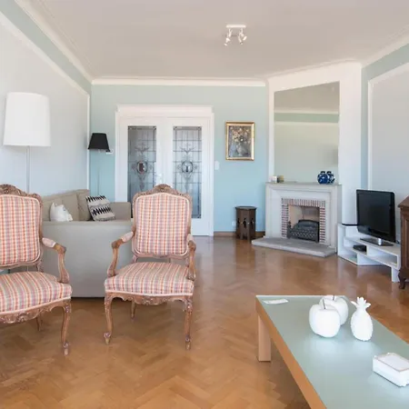 In With Stunning Sea View Apartament